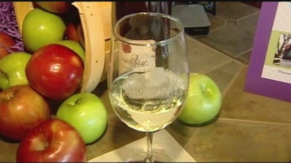 Вторичное вино из жмыха или мезги винограда или яблок