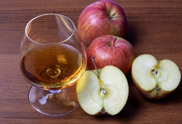 Яблочная настойка на самогоне: правила приготовления