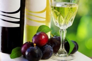 Как сделать вино из слив: простые рецепты в домашних условиях