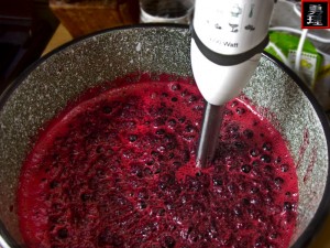 Вино из черноплодной рябины: простой рецепт приготовления