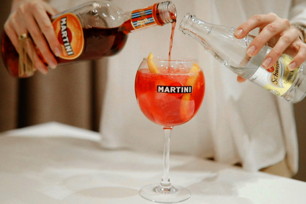 Коктейли на основе Мартини Фиеро (Martini Fiero) — классический рецепт с тоником и другие вариации