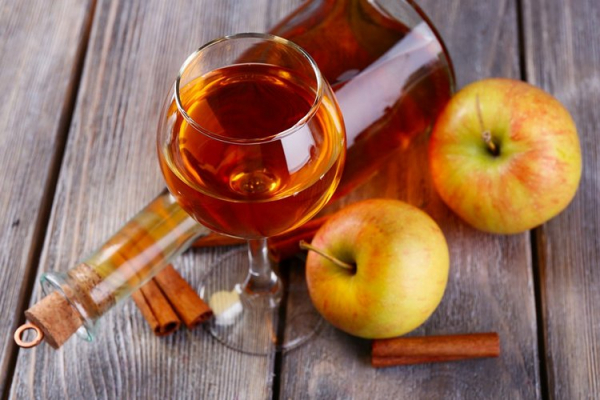 Домашнее вино из яблок &mdash; рецепт приготовления своими руками