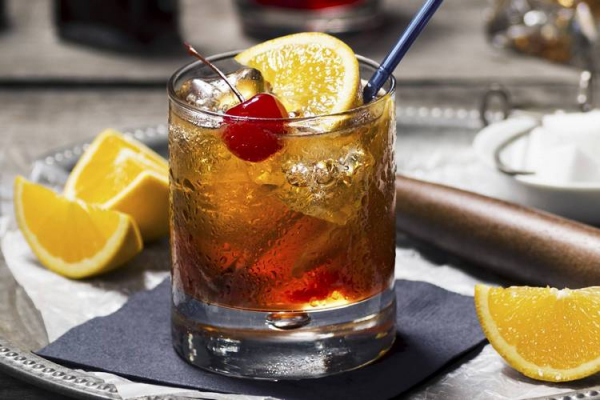 Вечная классика: самые популярные рецепты алкогольных и безалкогольных коктейлей с колой