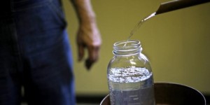 Как убрать сивушные масла из самогона