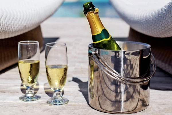 Шампанское Мартини Асти, Розе, Брют, Просекко — учимся подавать и закусывать игристое вино