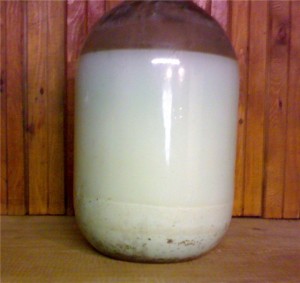 Как очистить самогон молоком