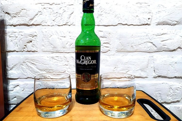 Виски Клан МакГрегор (Clan MacGregor) &mdash; особенности вкуса и правила употребления шотландского купажированного скотча