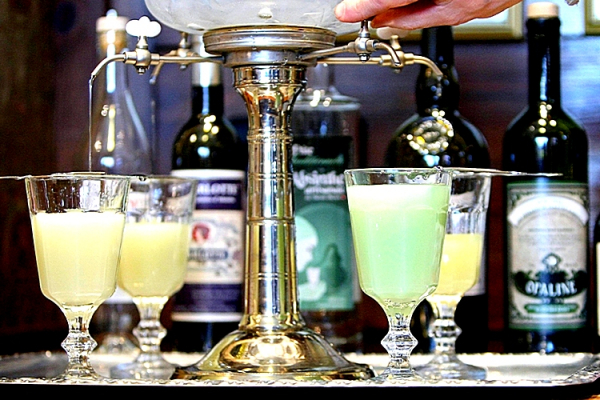 Как пить абсент в домашних условиях &mdash; от традиционного абсентного ритуала до рецептов коктейлей