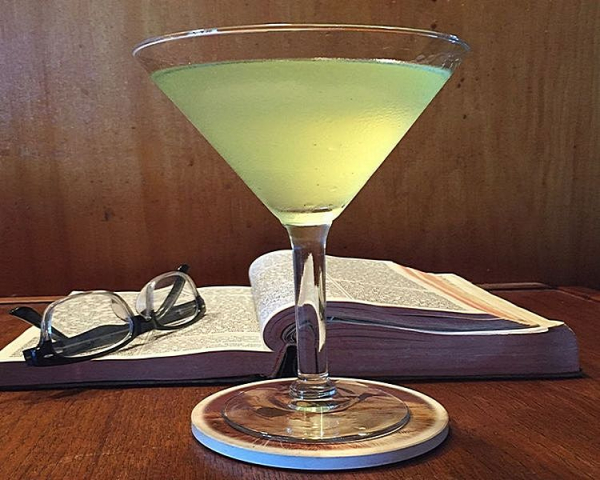 С чем и как правильно пить Мартини (Martini) — классическая подача, закуски, бокалы, с чем смешивают Мартини
