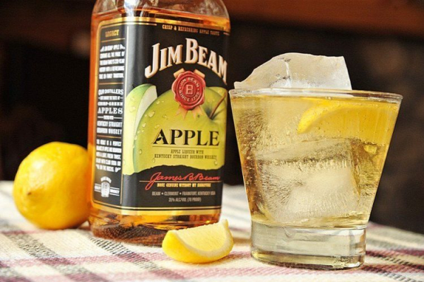 Джим Бим яблочный (Jim Beam Apple) &mdash; освежает, как сочное яблоко и пьянит как бурбон