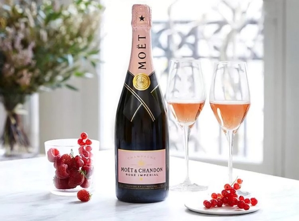 Шампанское Моет Шандон (Moët & Chandon) — элитное шампанское из Франции с изысканным и смелым характером